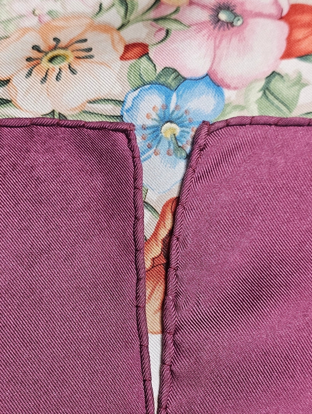 GUCCI SCARF - Picture 7 of 16